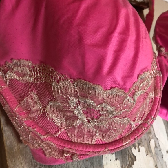 34 DD Victoria’s Secret - Picture 2 of 5